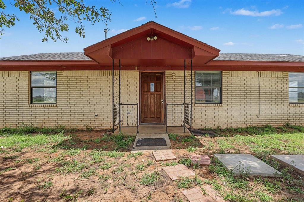 1719 E Orme Lane Property Photo 3