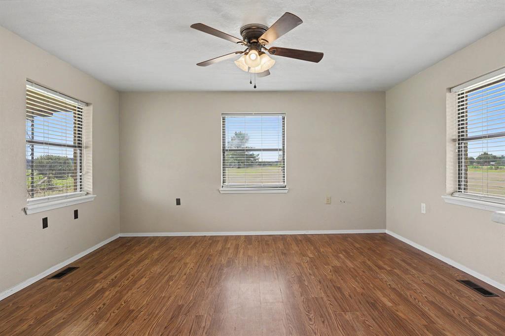 1719 E Orme Lane Property Photo 6