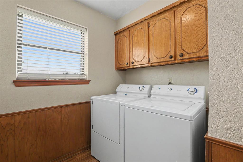 1719 E Orme Lane Property Photo 18
