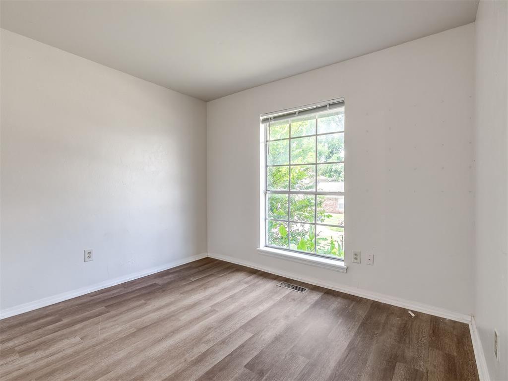 406 Hardy Drive Property Photo 4