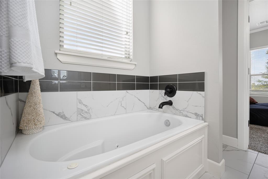 2126 Nw 34th Street Property Photo 17