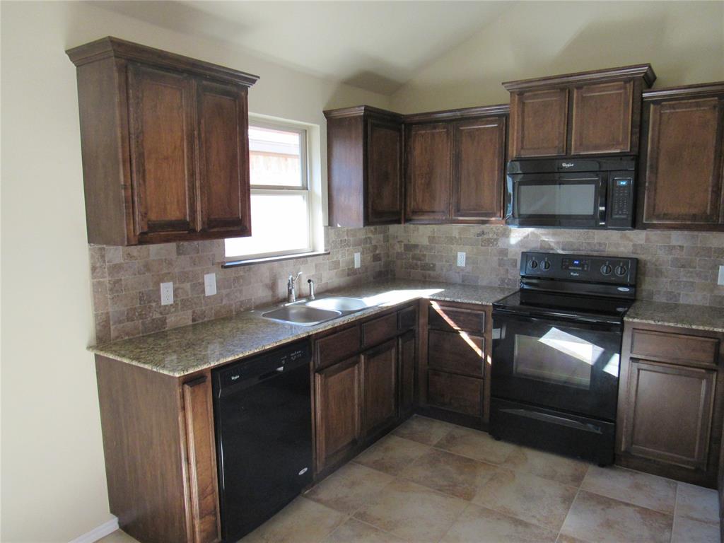 2321 Nw 199th Street Property Photo 5