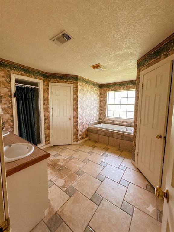1075 N 4285 Road Property Photo 8