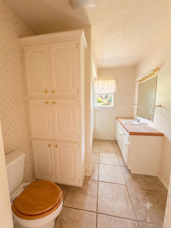 1075 N 4285 Road Property Photo 13