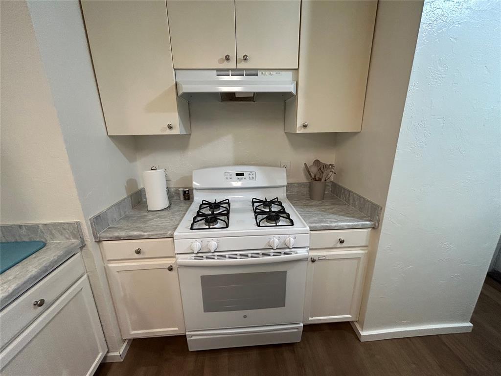 4324 Valley View Lane Property Photo 6