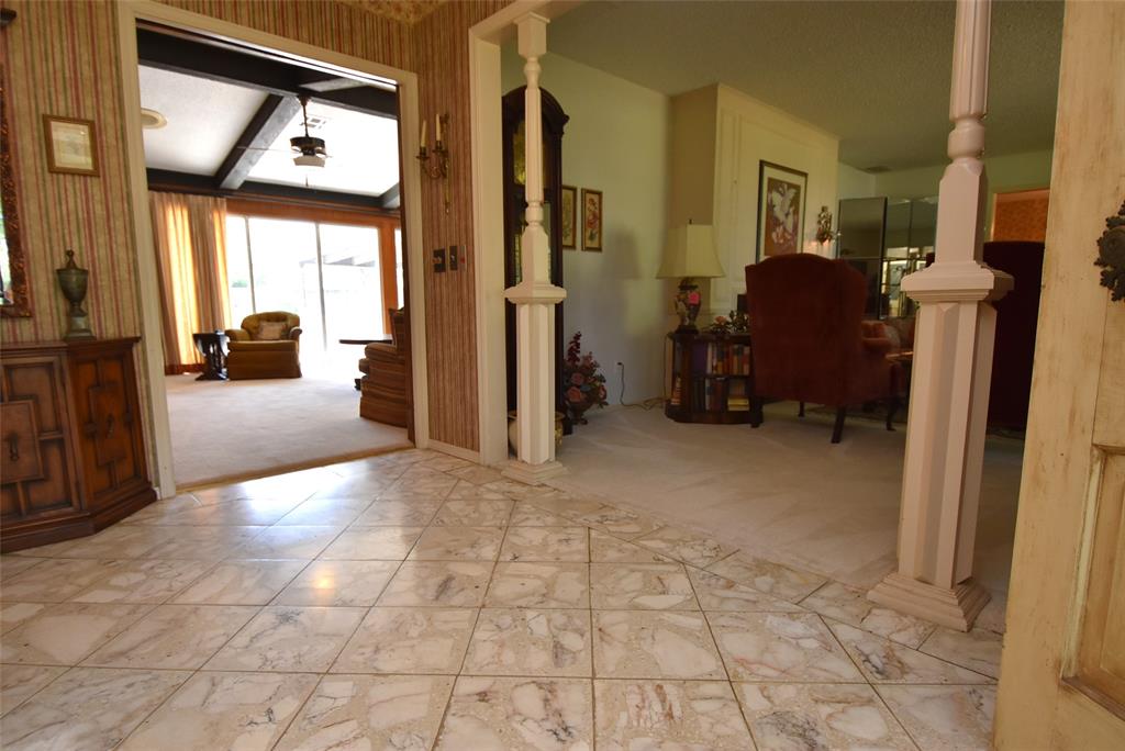 726 Robin Road Property Photo 10