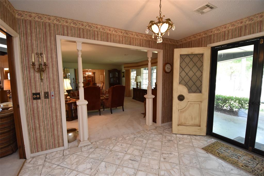 726 Robin Road Property Photo 11