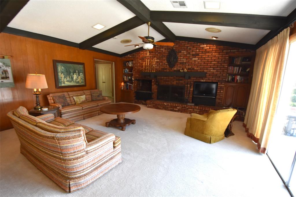 726 Robin Road Property Photo 15