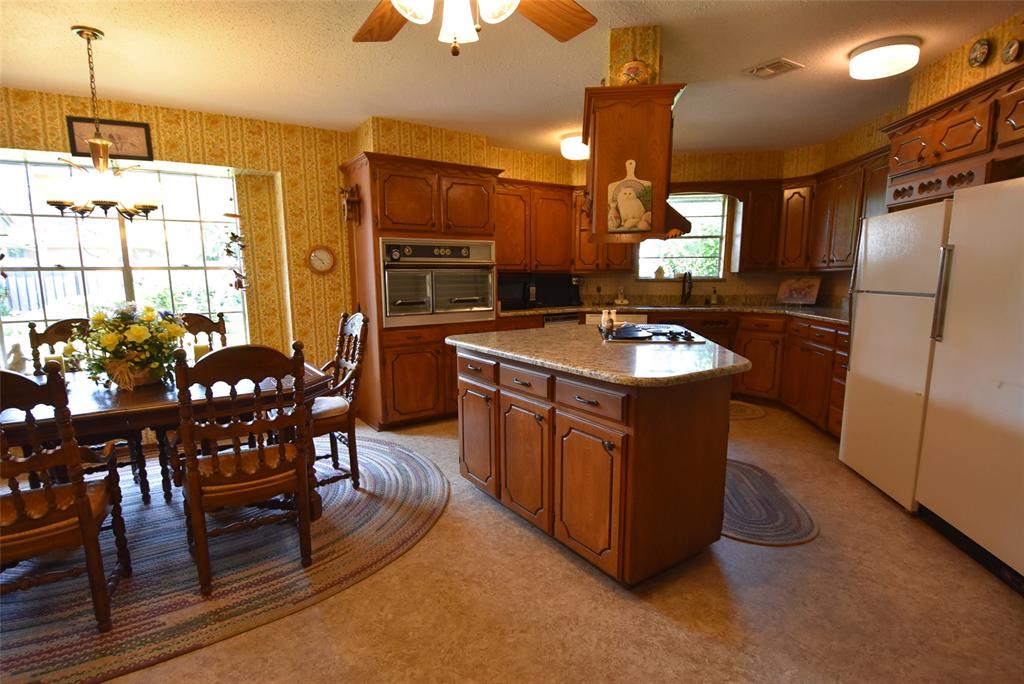 726 Robin Road Property Photo 23