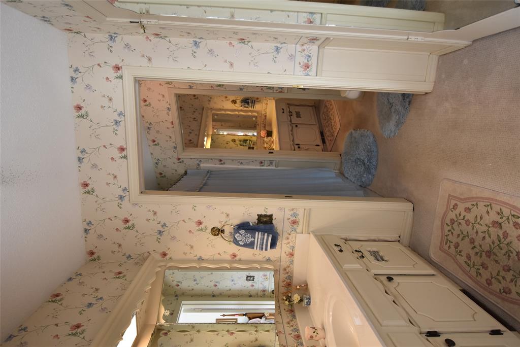 726 Robin Road Property Photo 33