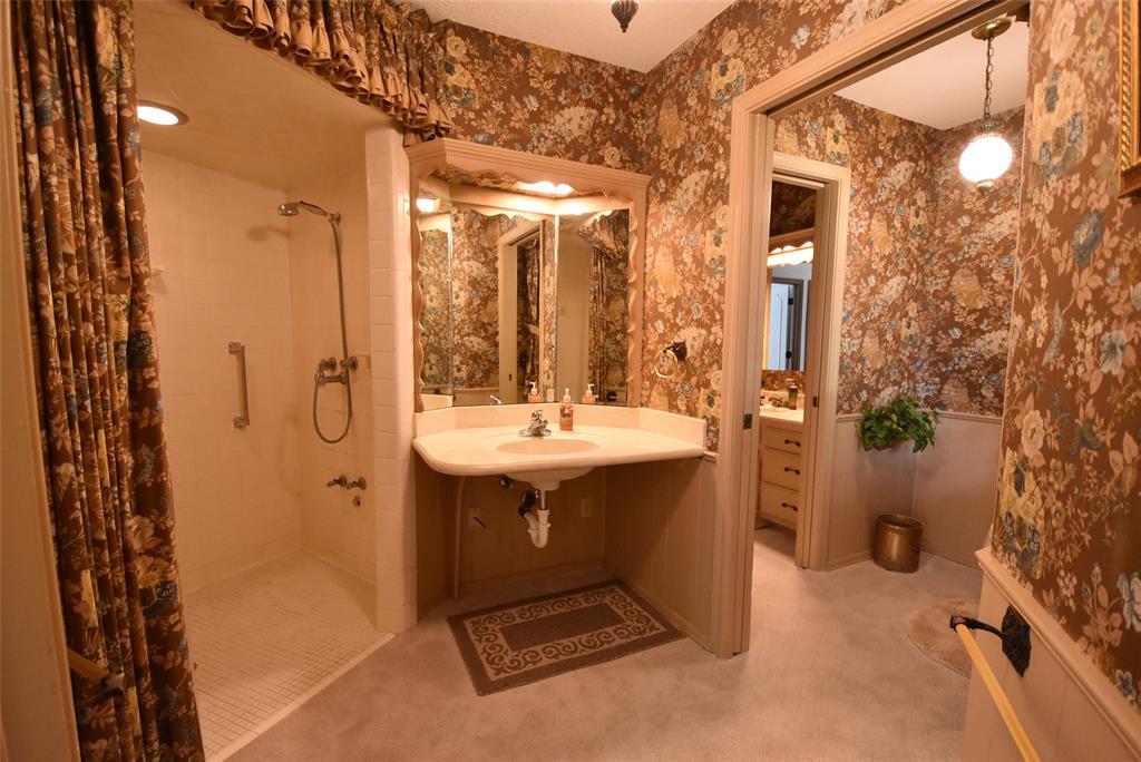 726 Robin Road Property Photo 41