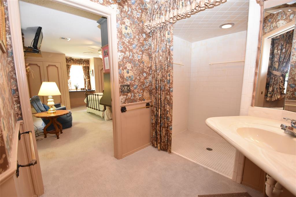 726 Robin Road Property Photo 42