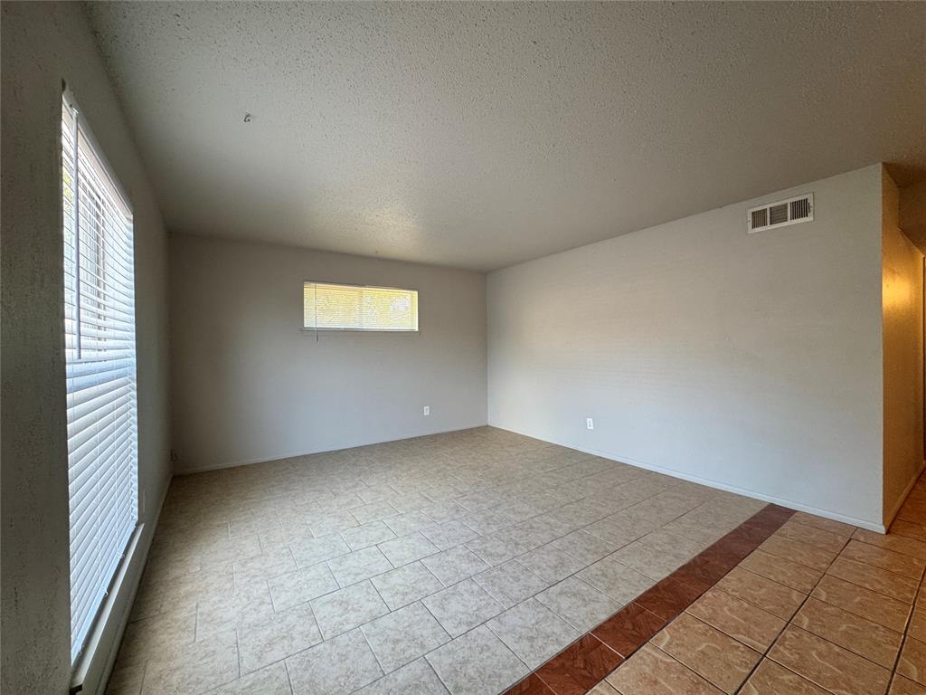 7413 Melrose Lane Property Photo 6