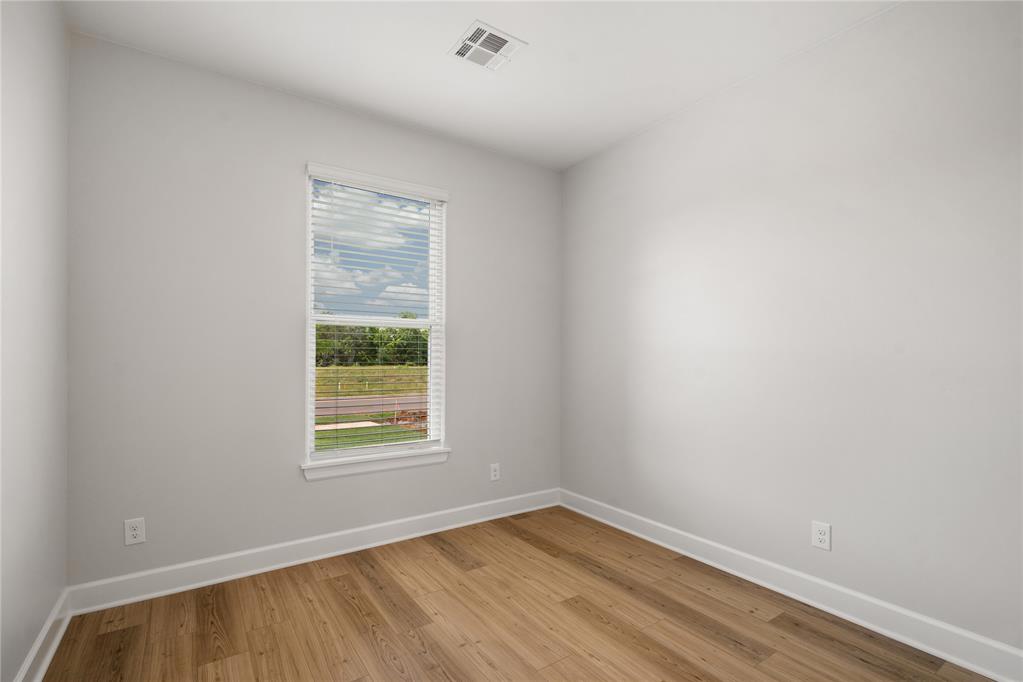3116 Evyn Boulevard Property Photo 10