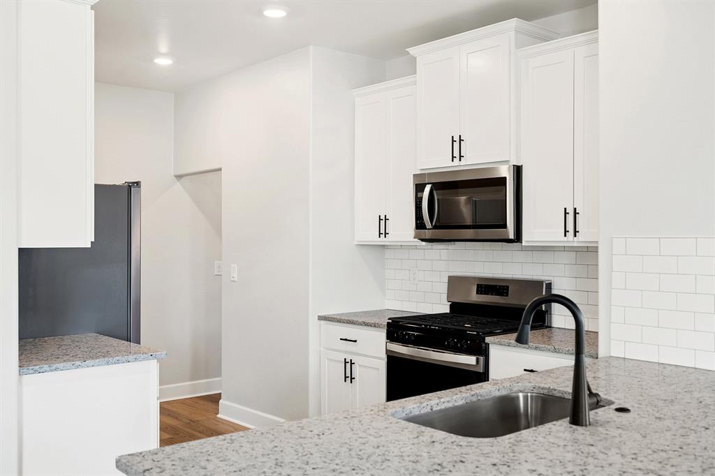 3105 Evyn Boulevard Property Photo 3