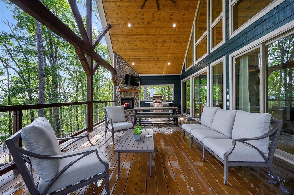 236 Moonshiner Springs Trail Property Photo 4