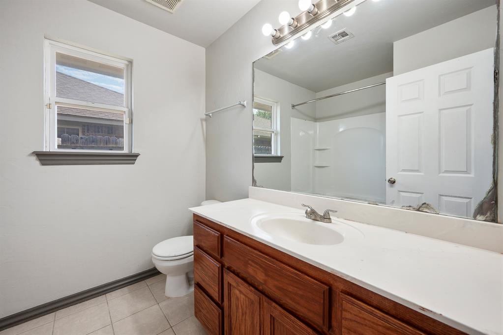 909 Greenfield Avenue Property Photo 17