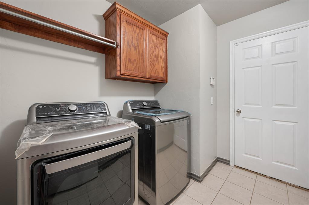 909 Greenfield Avenue Property Photo 21