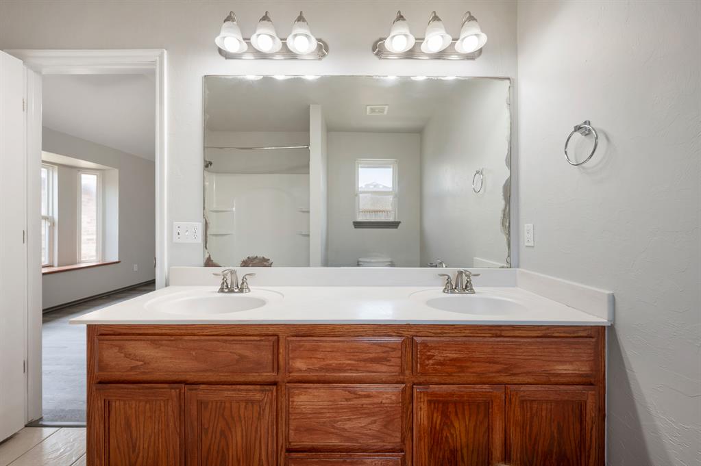 909 Greenfield Avenue Property Photo 29