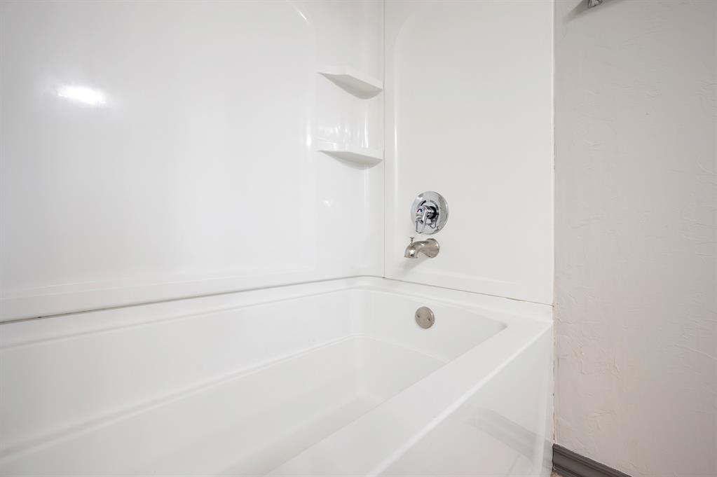 909 Greenfield Avenue Property Photo 30