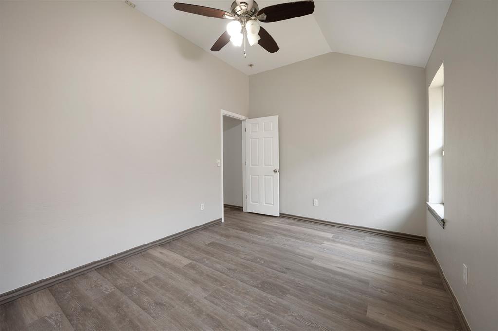 909 Greenfield Avenue Property Photo 32