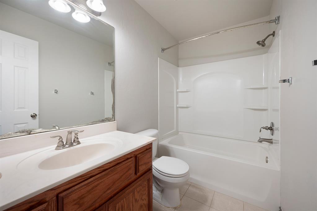 909 Greenfield Avenue Property Photo 33