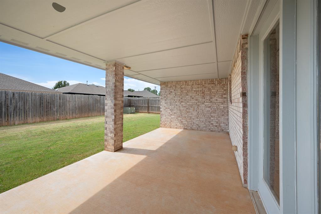 909 Greenfield Avenue Property Photo 34