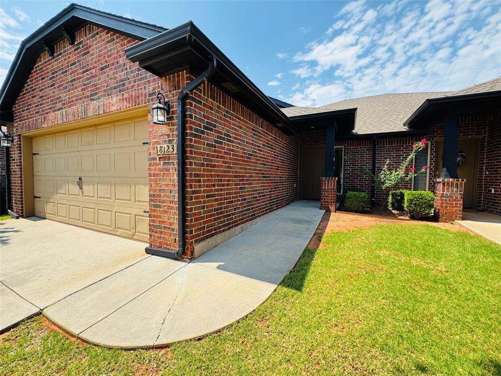 18123 Manera Way Property Photo 2