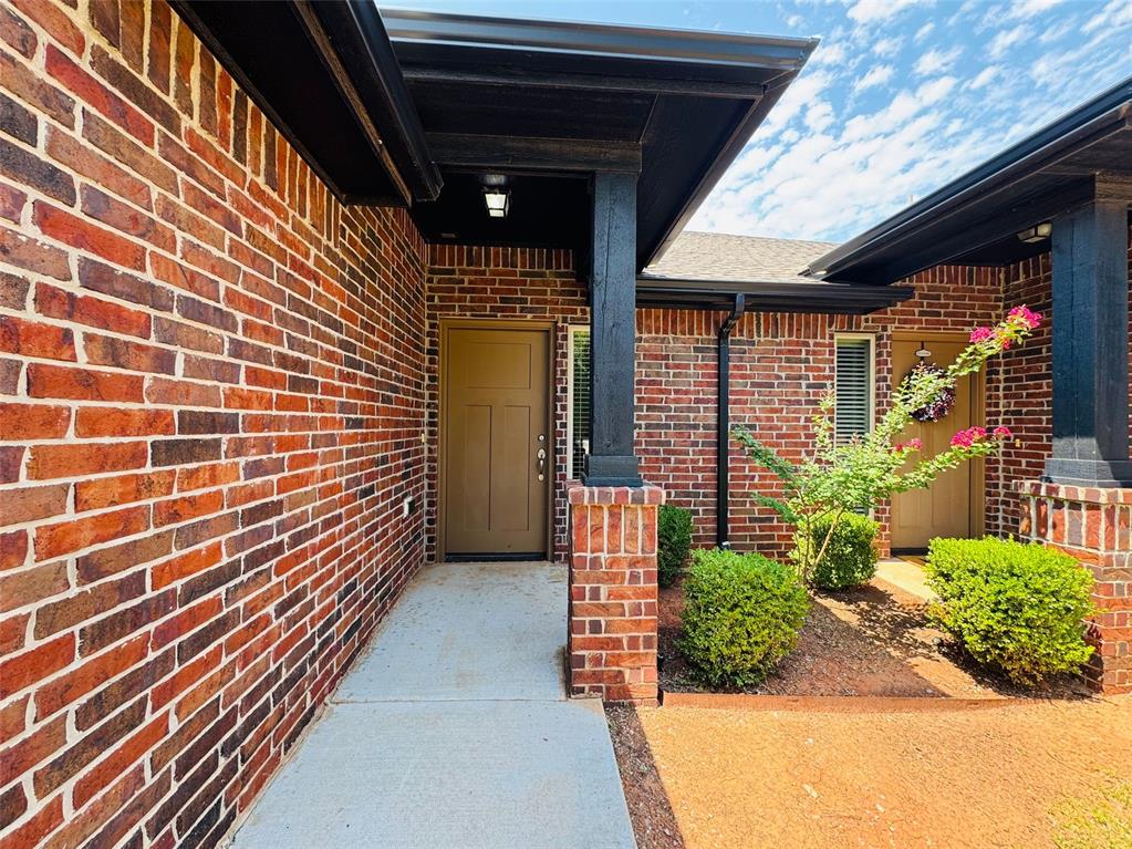 18123 Manera Way Property Photo 3