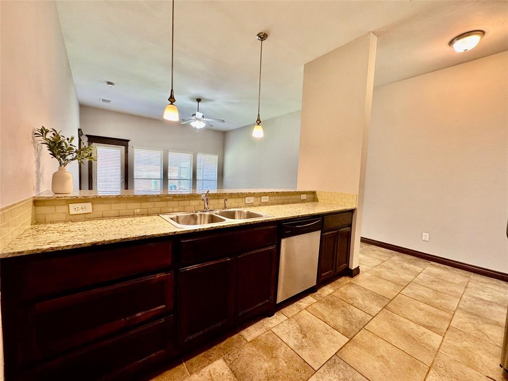18123 Manera Way Property Photo 9