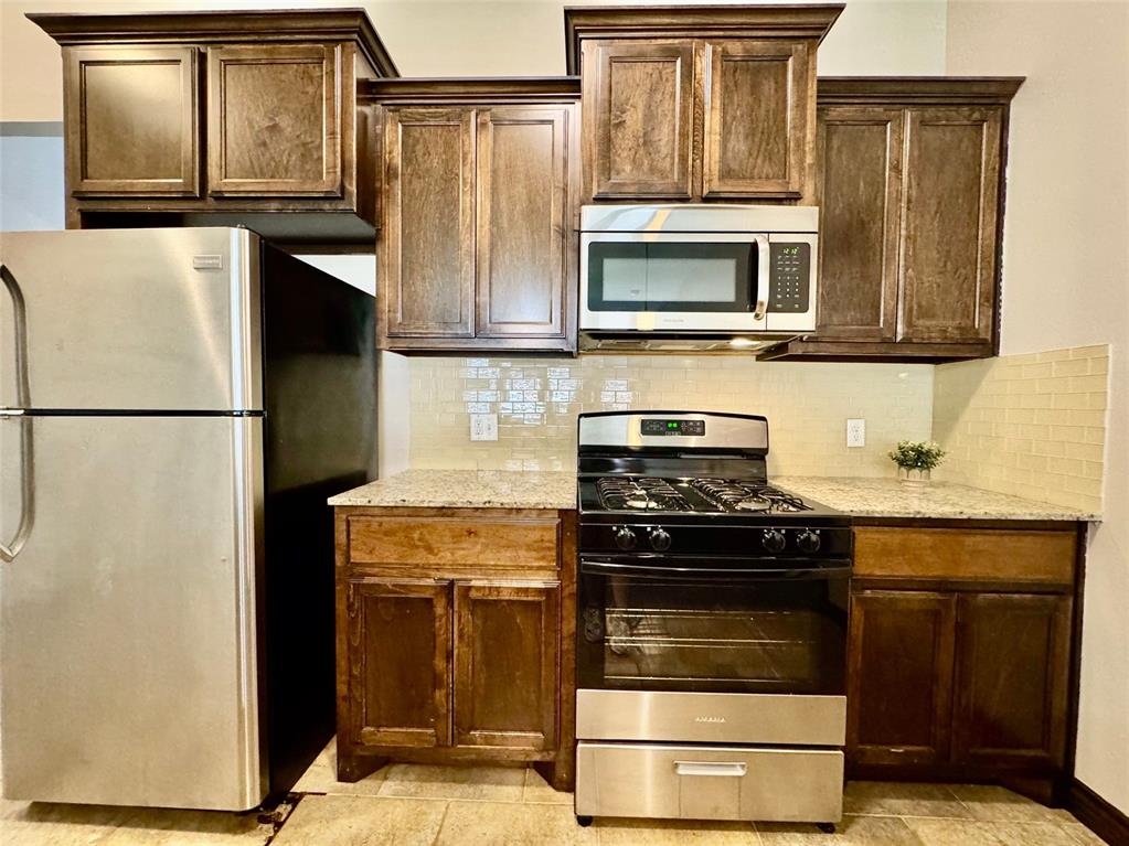 18123 Manera Way Property Photo 10
