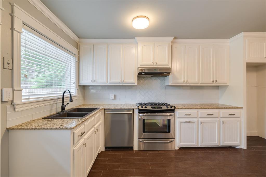 2725 Nw 68th Street Property Photo 8