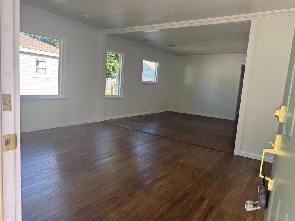 1119 W Eufaula Street Property Photo 2