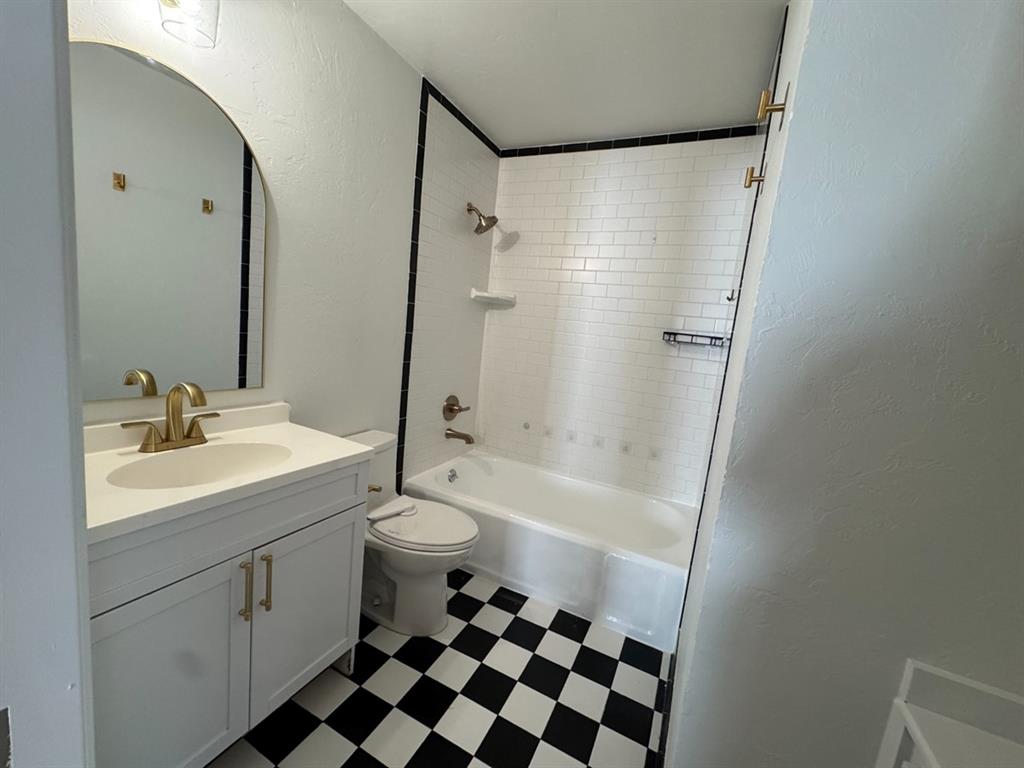 1119 W Eufaula Street Property Photo 7