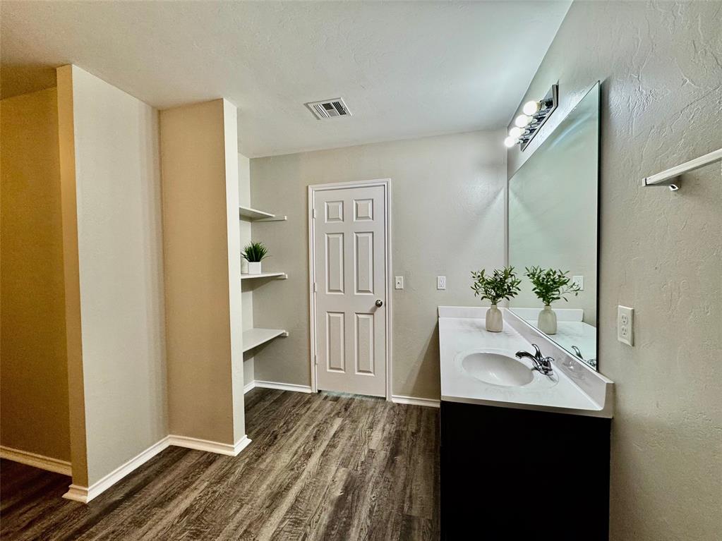 5303 Nicole Drive Property Photo 24