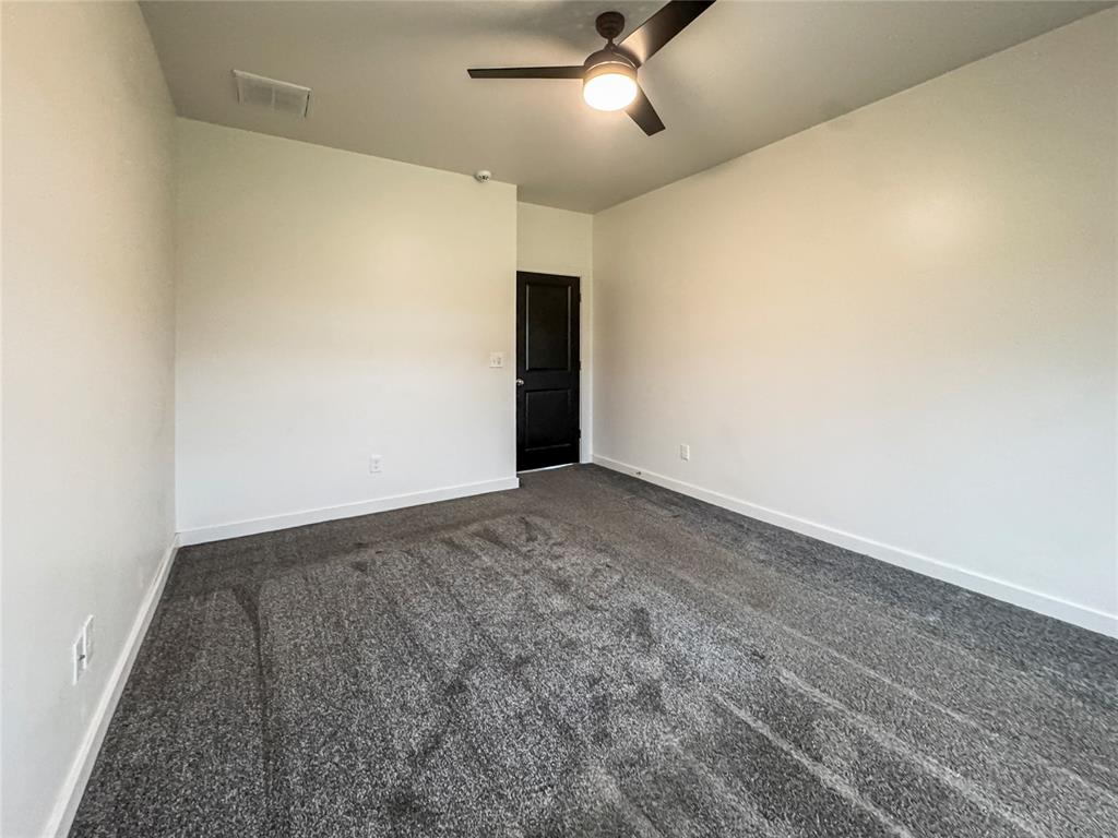 305 E 7th Street Property Photo 10