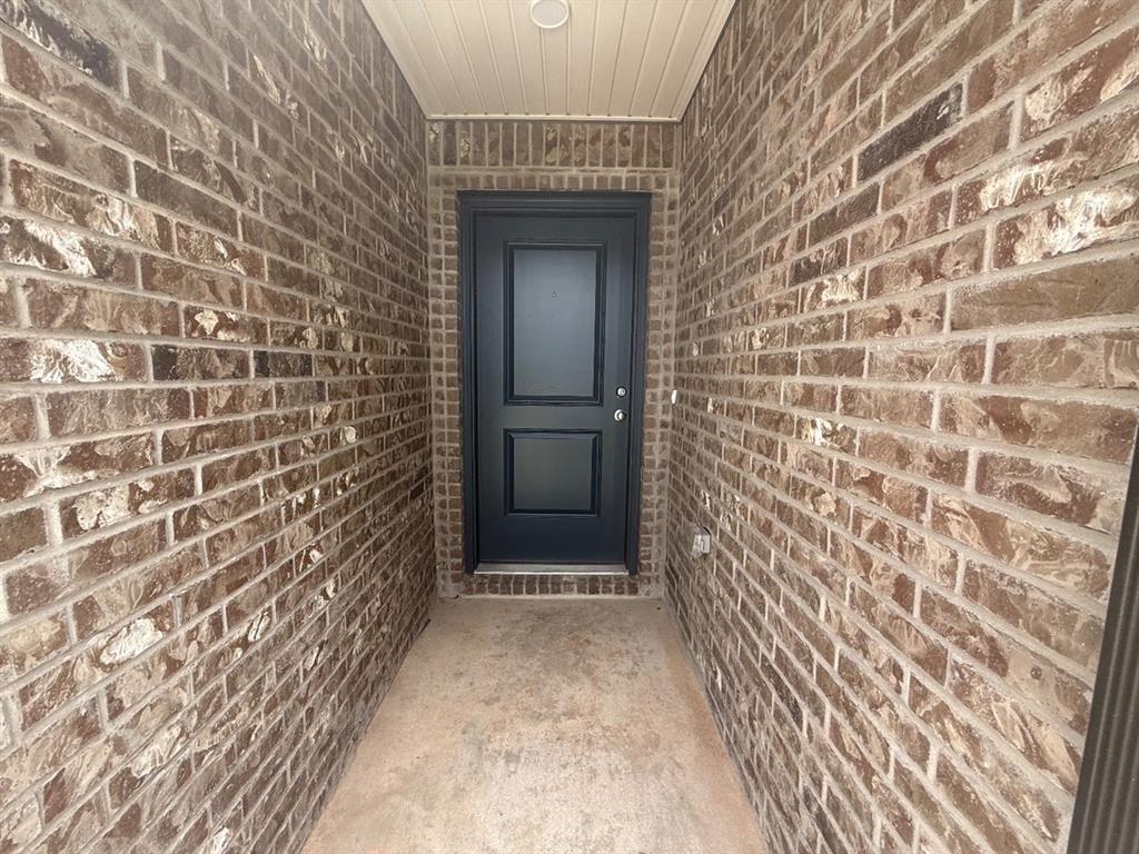 16213 Maroon Drive Property Photo 2