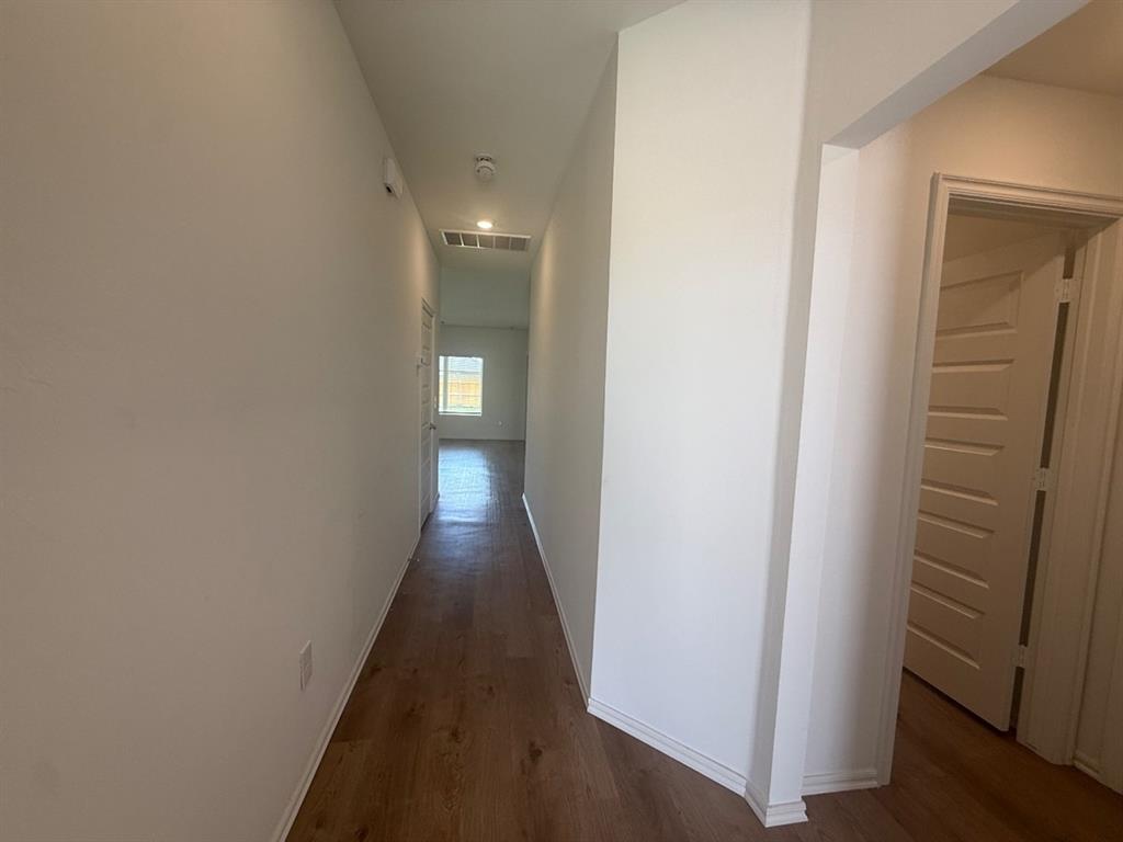 16213 Maroon Drive Property Photo 3