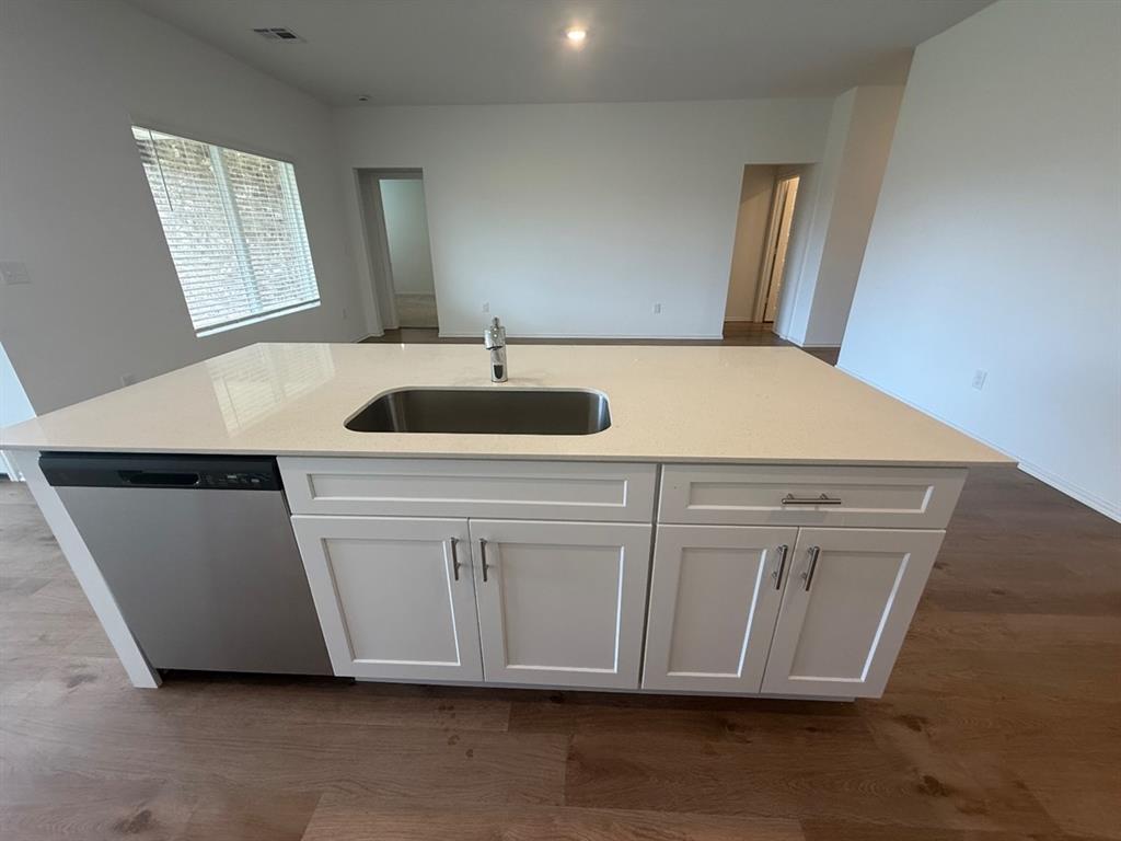 16213 Maroon Drive Property Photo 9