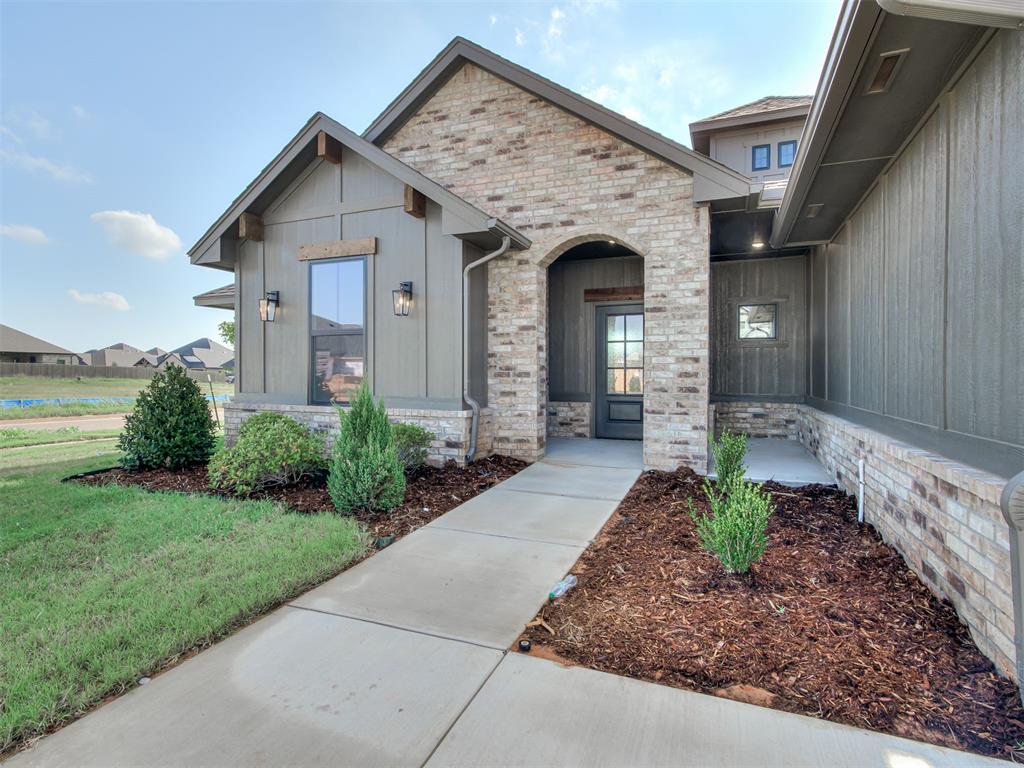 4900 Vine Cliff Road Property Photo 2