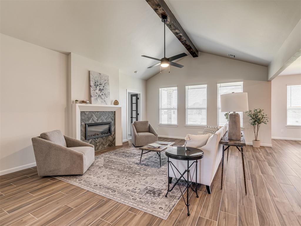 4900 Vine Cliff Road Property Photo 4