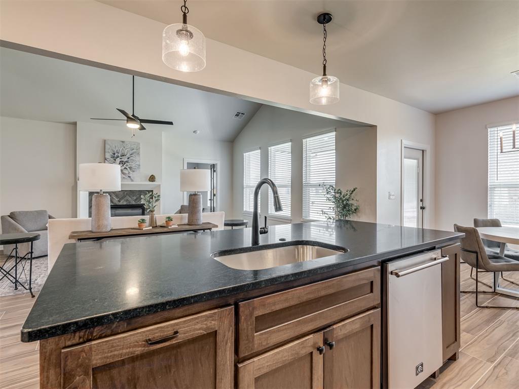 4900 Vine Cliff Road Property Photo 12