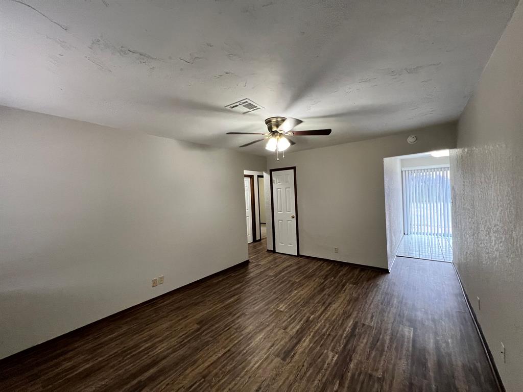 752 W Forest Drive Property Photo 3
