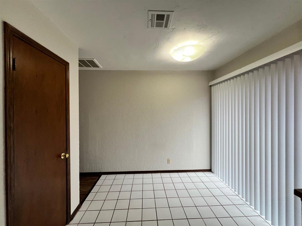 752 W Forest Drive Property Photo 6
