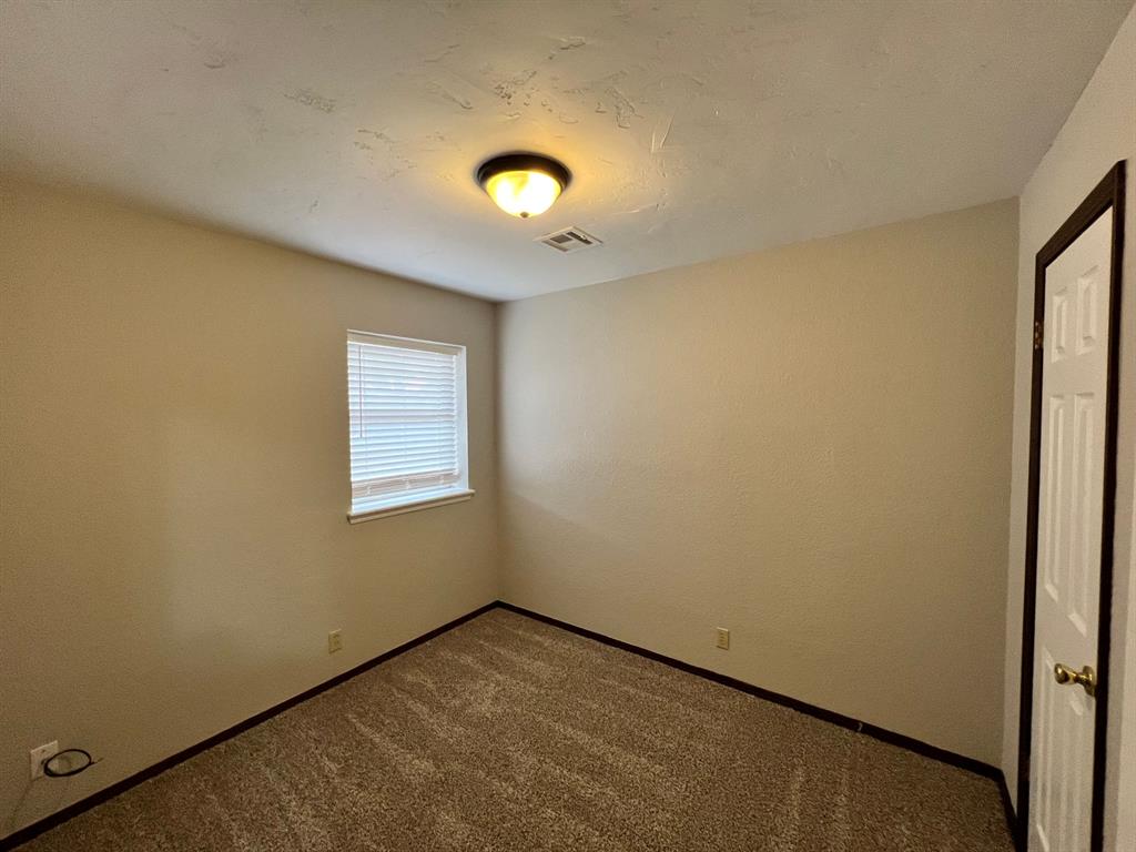752 W Forest Drive Property Photo 12