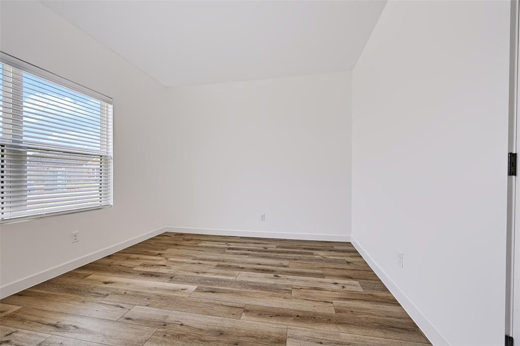 4209 Nw 180th Street Property Photo 18