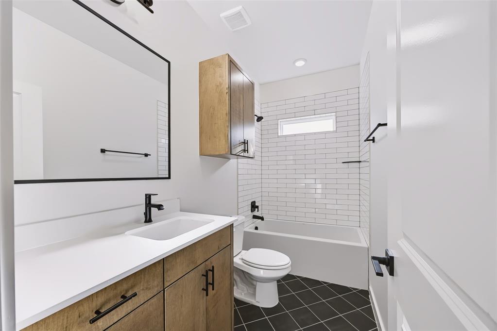 4209 Nw 180th Street Property Photo 31