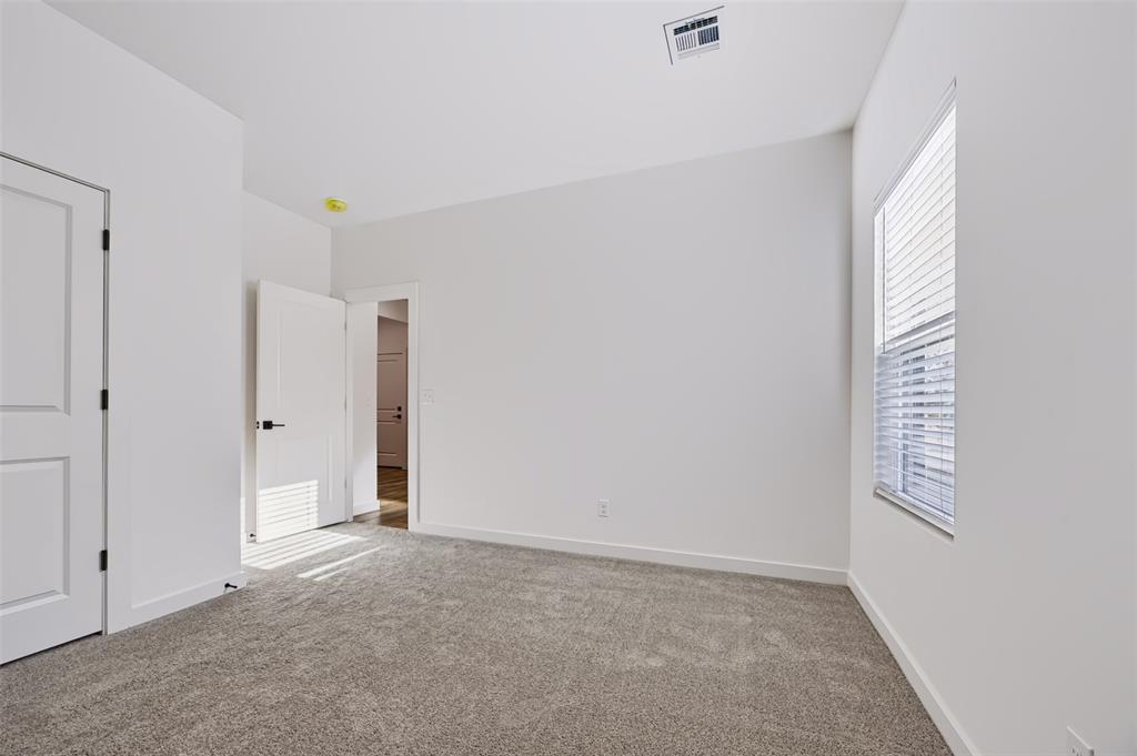 4209 Nw 180th Street Property Photo 34