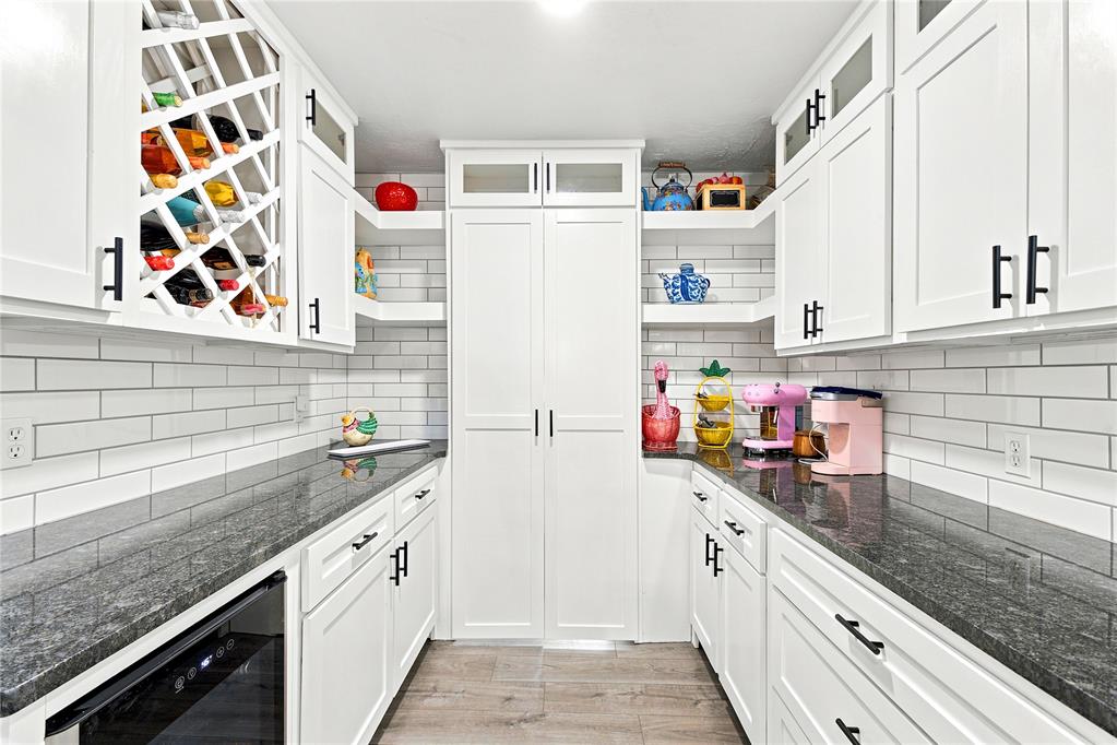 7405 Clayton Drive Property Photo 8
