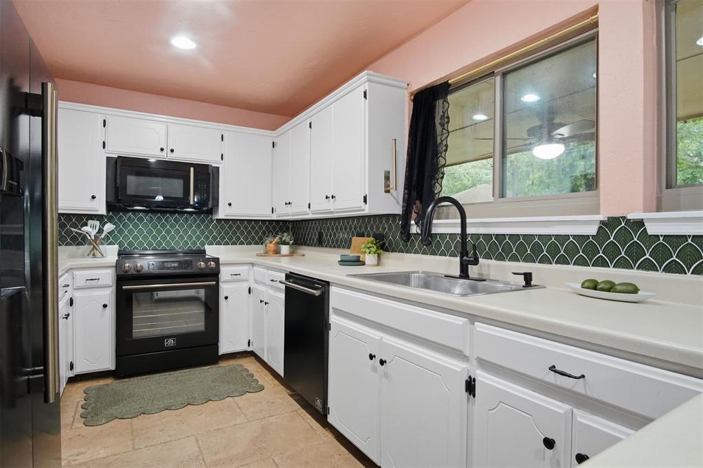 3620 W Charter Oak Road Property Photo 9